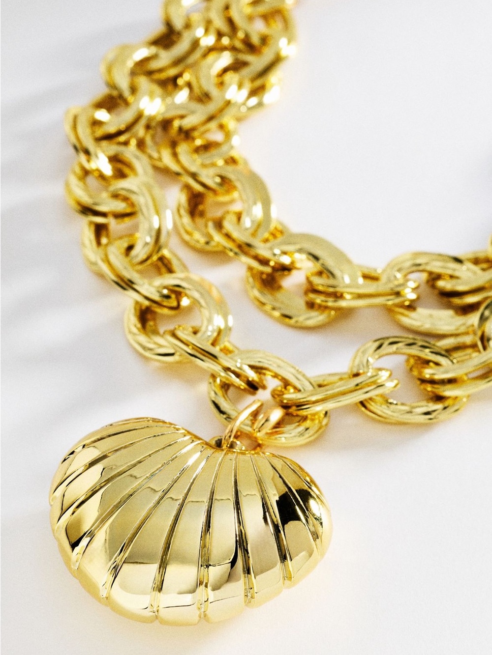 New! Anthropologie Gold Chunky Heart Chain Stack Necklace NWT - Picture 2 of 3